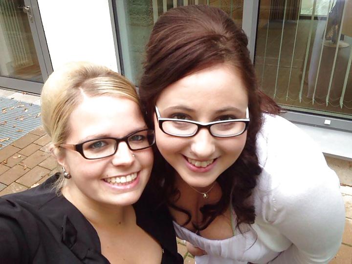 25P Geile Girls mit Brillen-Glasses