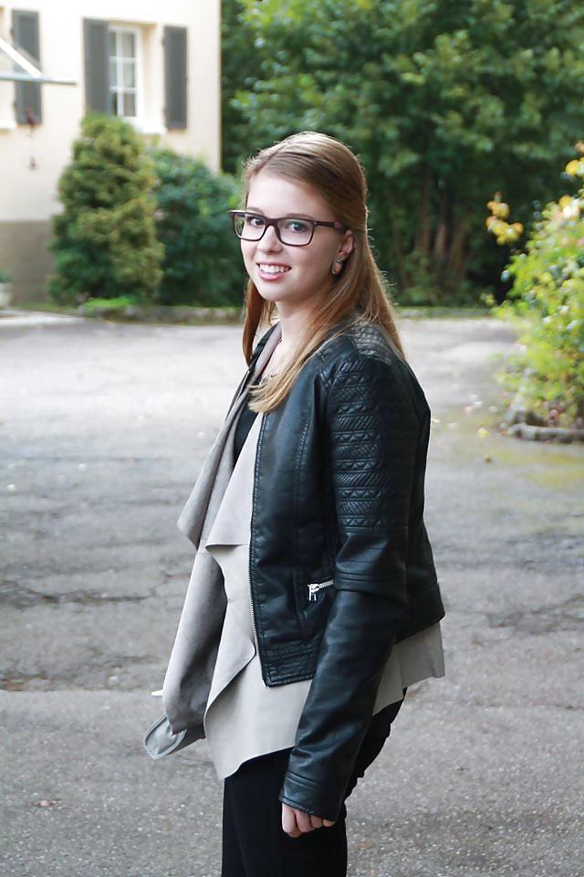 25P Geile Girls mit Brillen-Glasses