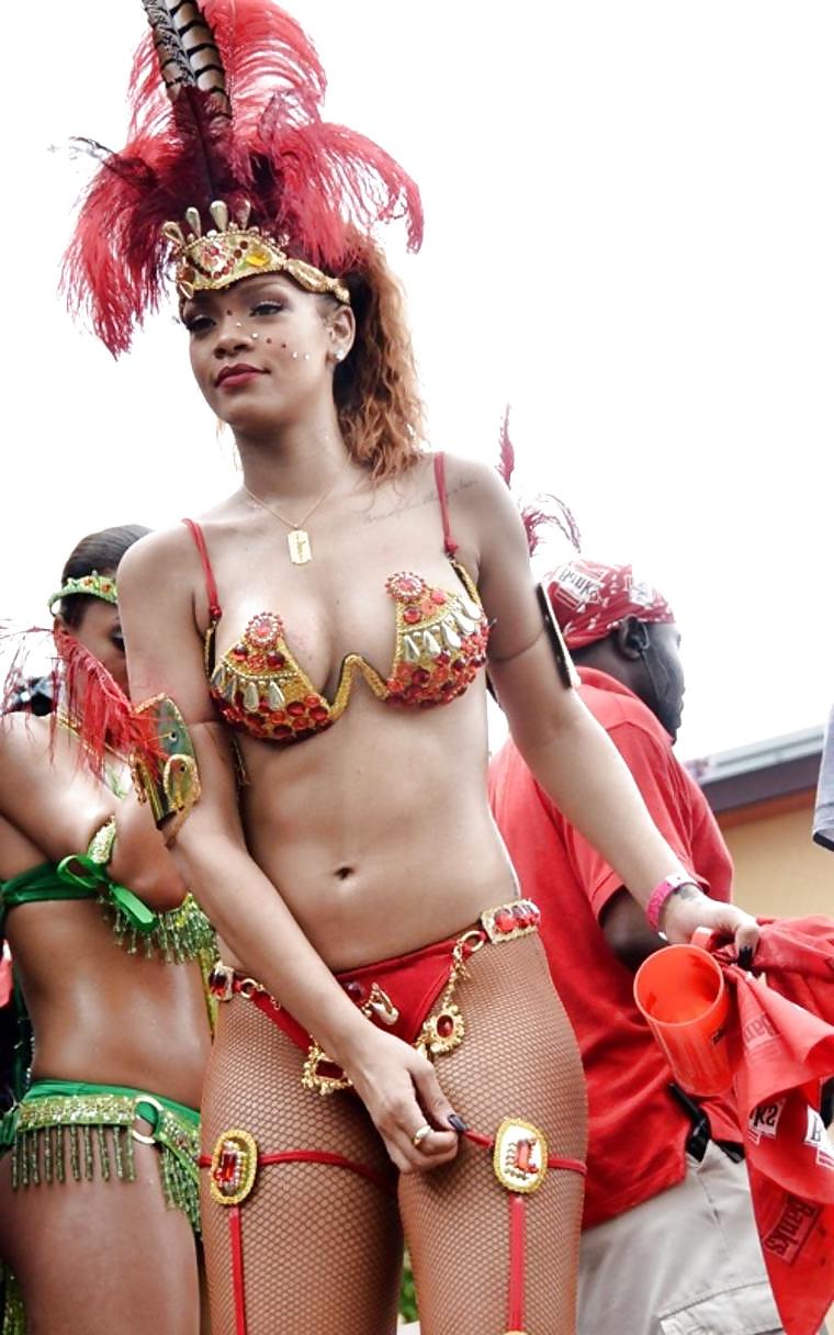 25P Rihanna - Hot Black Celebrity Bitch to Fuck