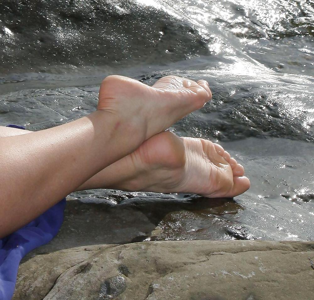 25P Hot Feet from Teens Milfs and Mature
