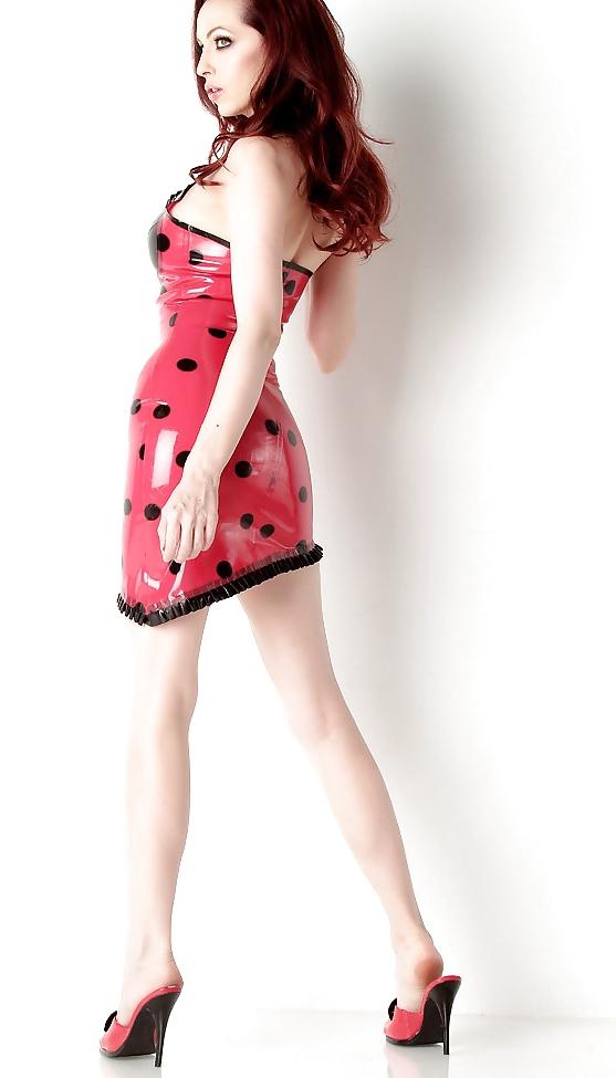 25P Emily Fetish Queen 4