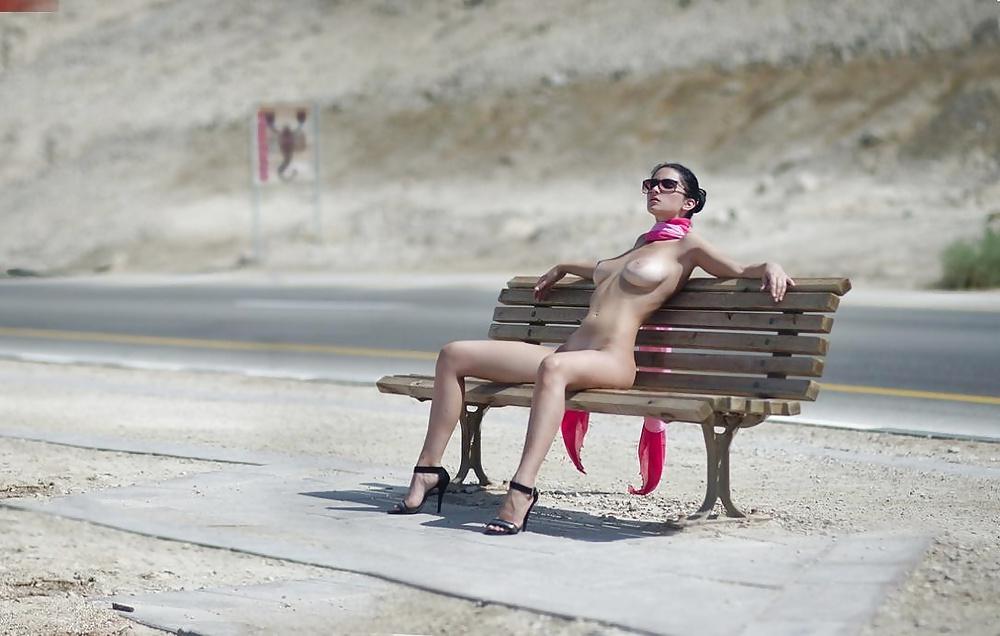 10P Naked in nature artistic selection.