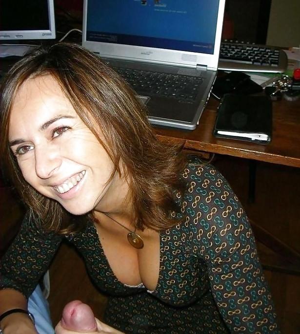 25P Stunning Busty Brunette MILF Loves to show her Pussy