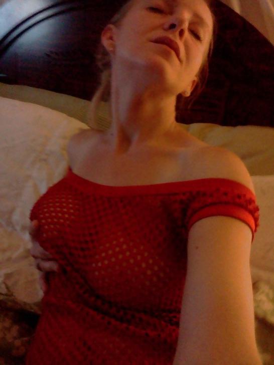 15P Busty Female Fapper