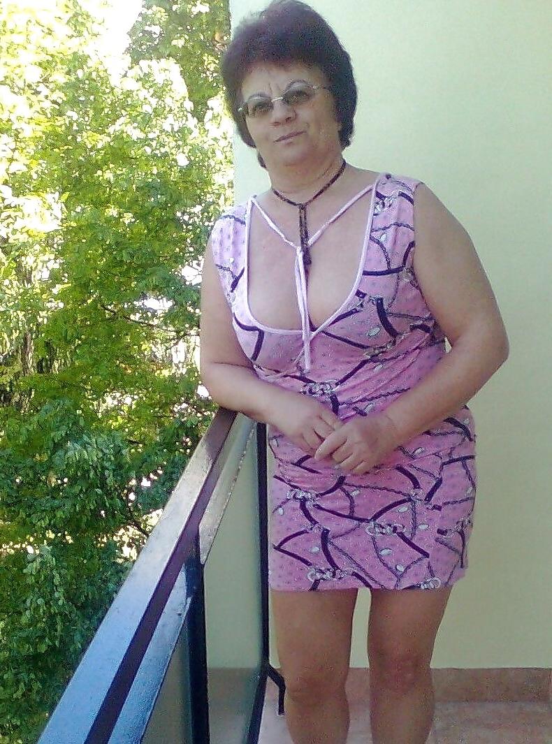 25P Hot Ladies In Glasses 23