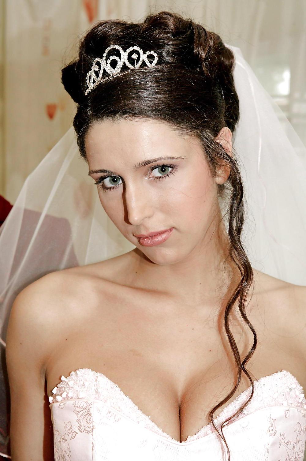 25P Here Comes the Bride 3