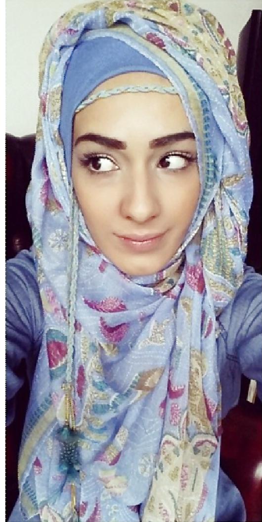 15P Hijab bitch