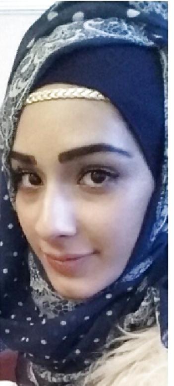 15P Hijab bitch