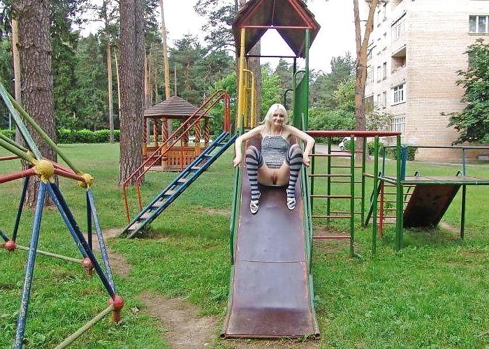 25P Girls in public 