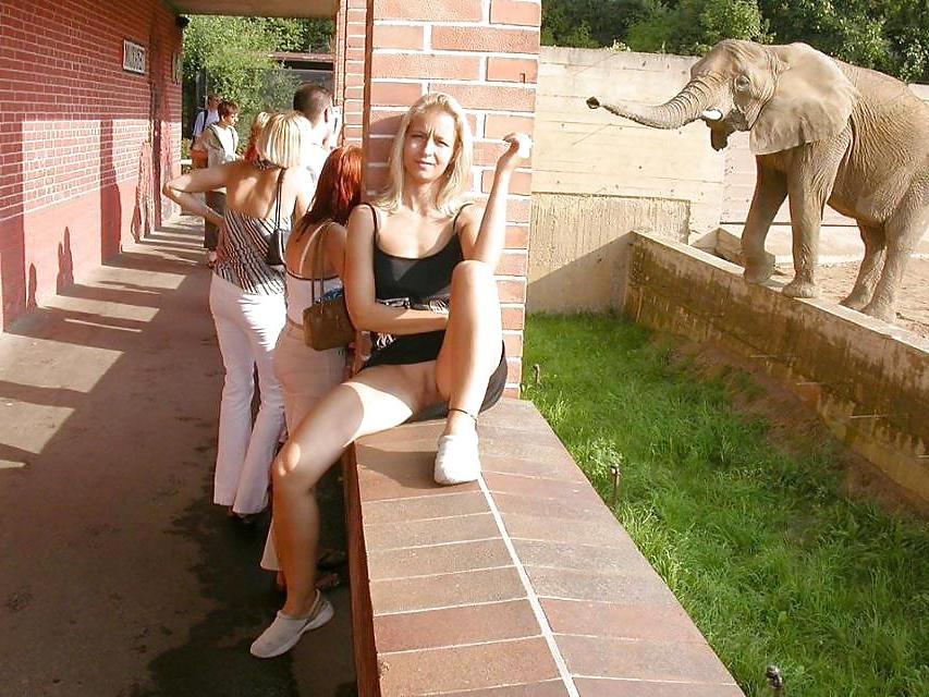 25P Girls in public 