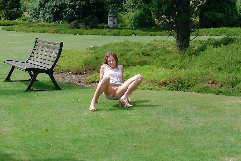 25P Annabel nude in public