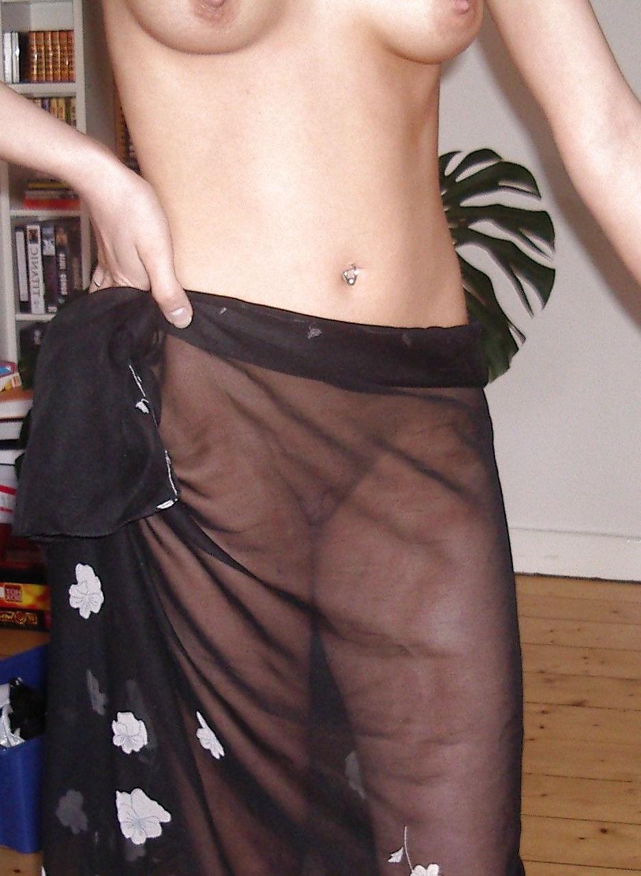 15P Amateur topless blonde