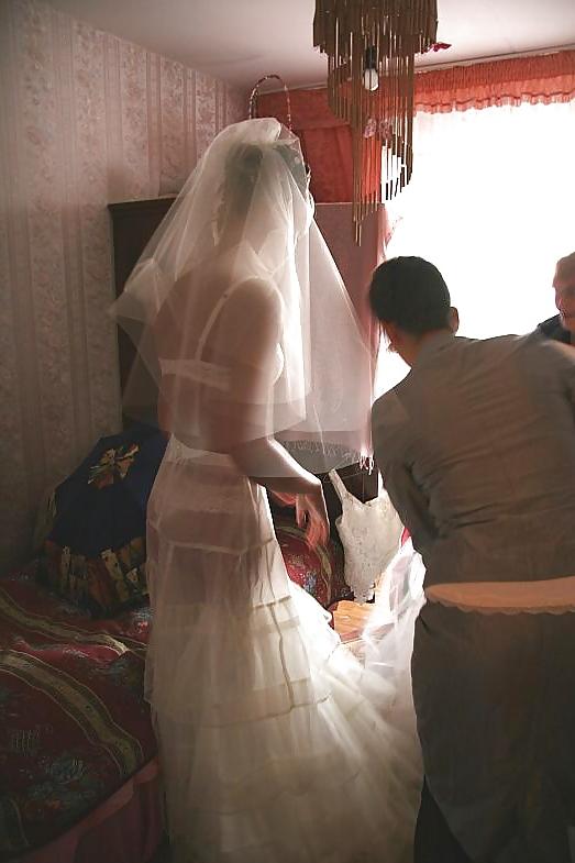 25P Wedding bride oops,flashing