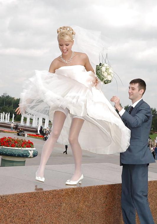 25P Wedding bride oops,flashing