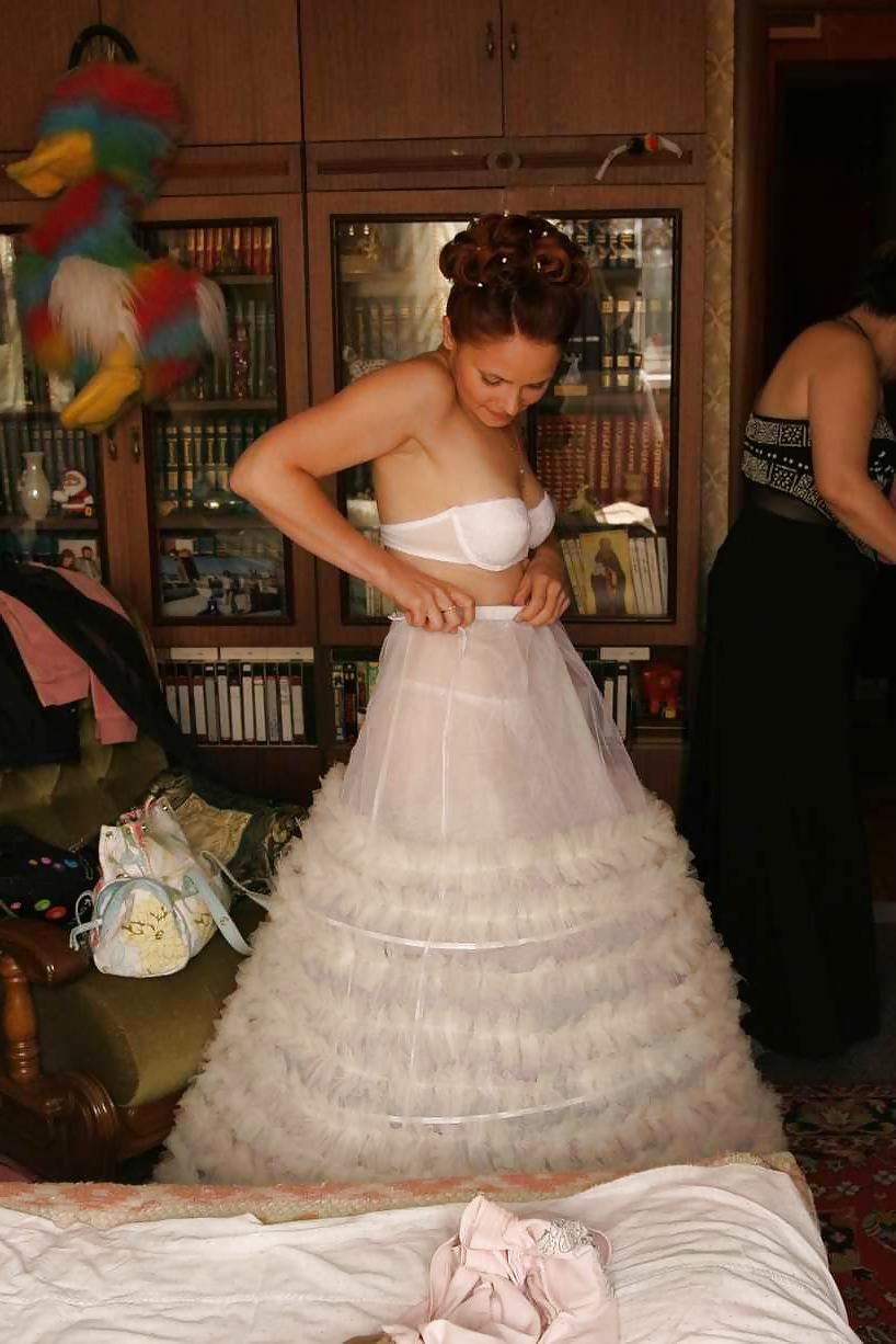 25P Wedding bride oops,flashing