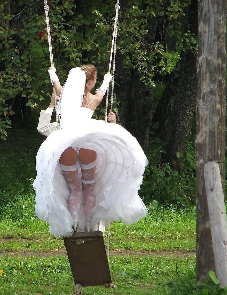 25P Wedding bride oops,flashing