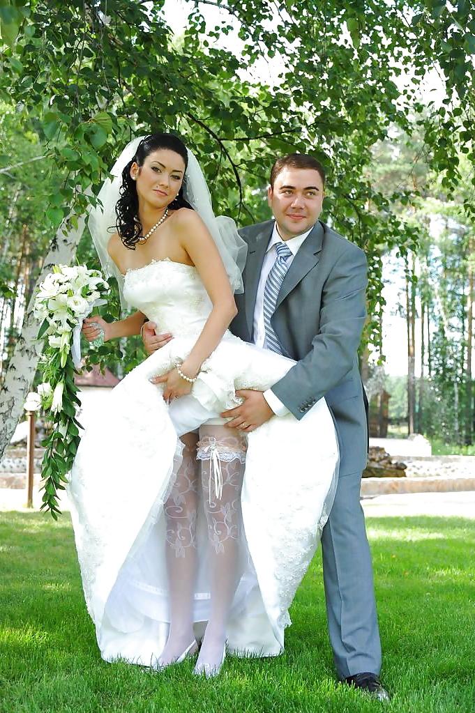 25P Wedding bride oops,flashing