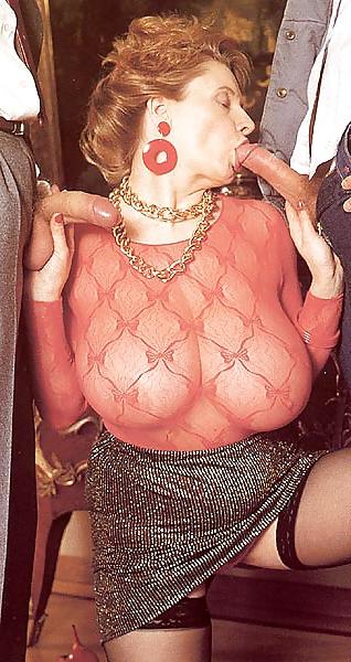 25P BBWs and Matures getting freaky