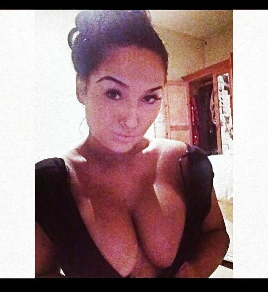 25P Sexy Megan Fox look alike British Facebook Bitch