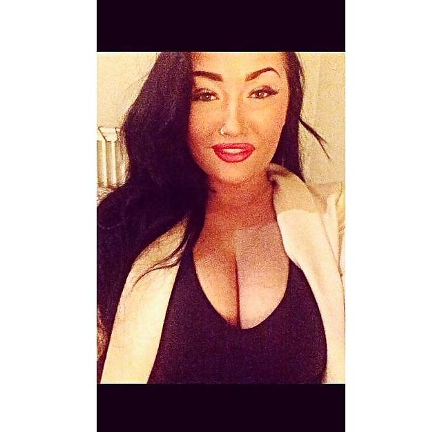 25P Sexy Megan Fox look alike British Facebook Bitch