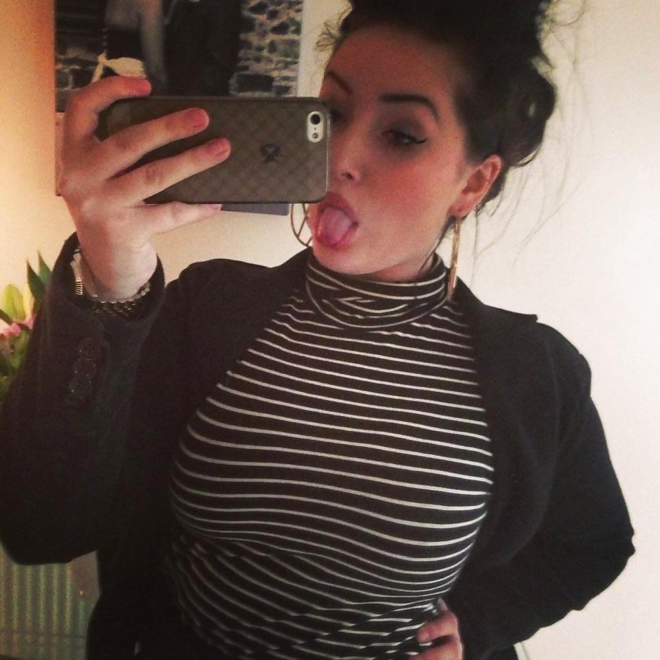 25P Sexy Megan Fox look alike British Facebook Bitch
