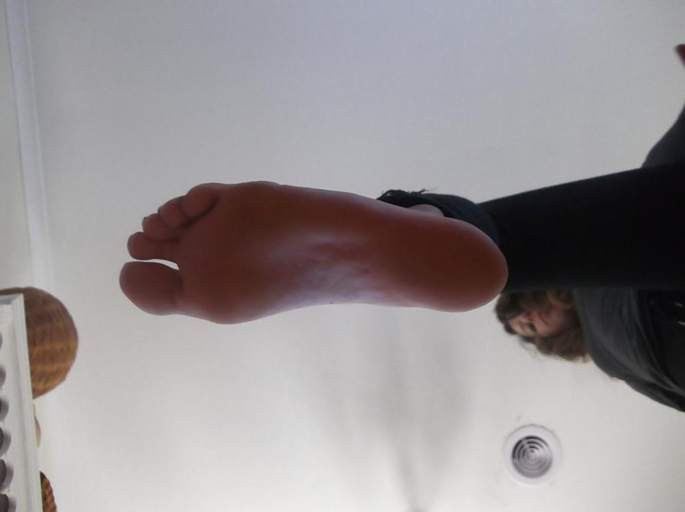 15P Hilary's Teen Footjob Feet