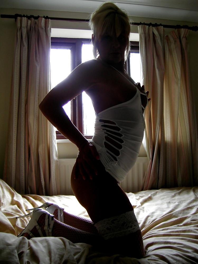 23P British Milf Whore Mandy
