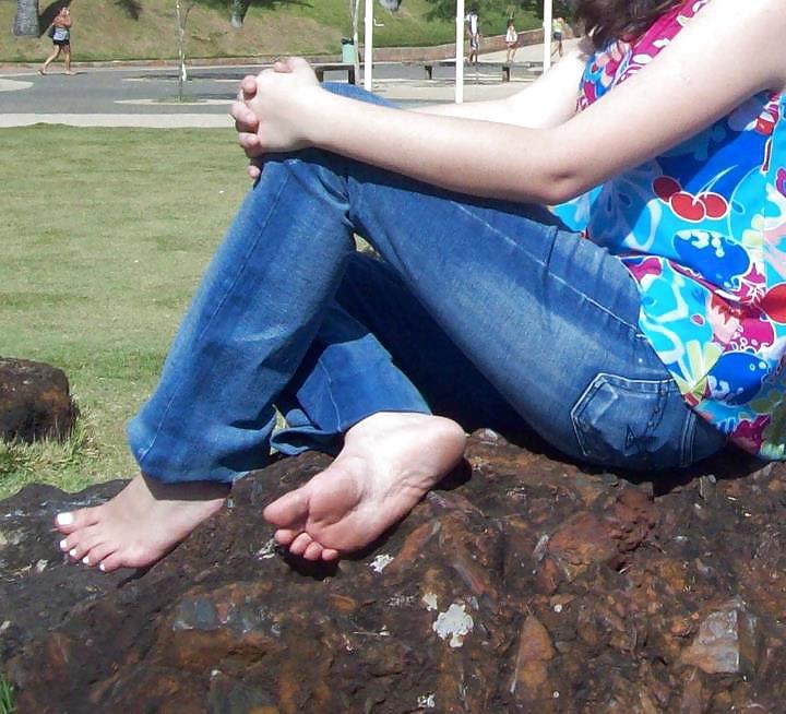 25P Footjob and feet II