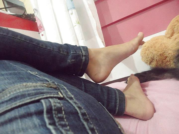 25P Footjob and feet II