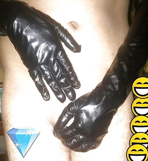 5P Black Vinyl Gloves