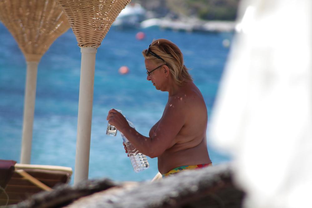 8P Topless beach in Mykonos3