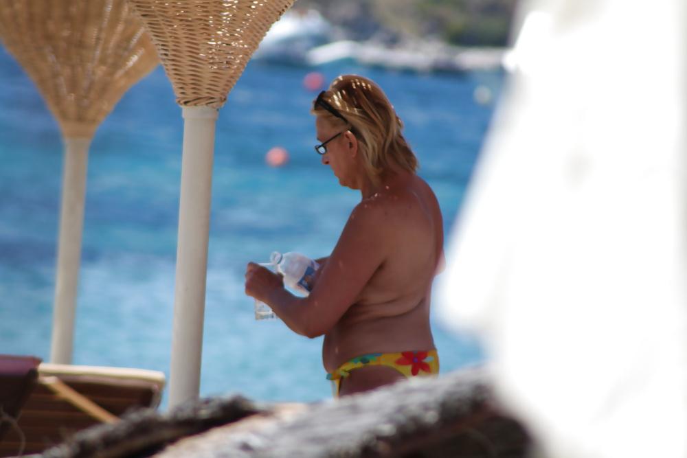 8P Topless beach in Mykonos3