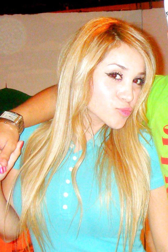 7P Sexy puta mexicana..blonde sexy bitch