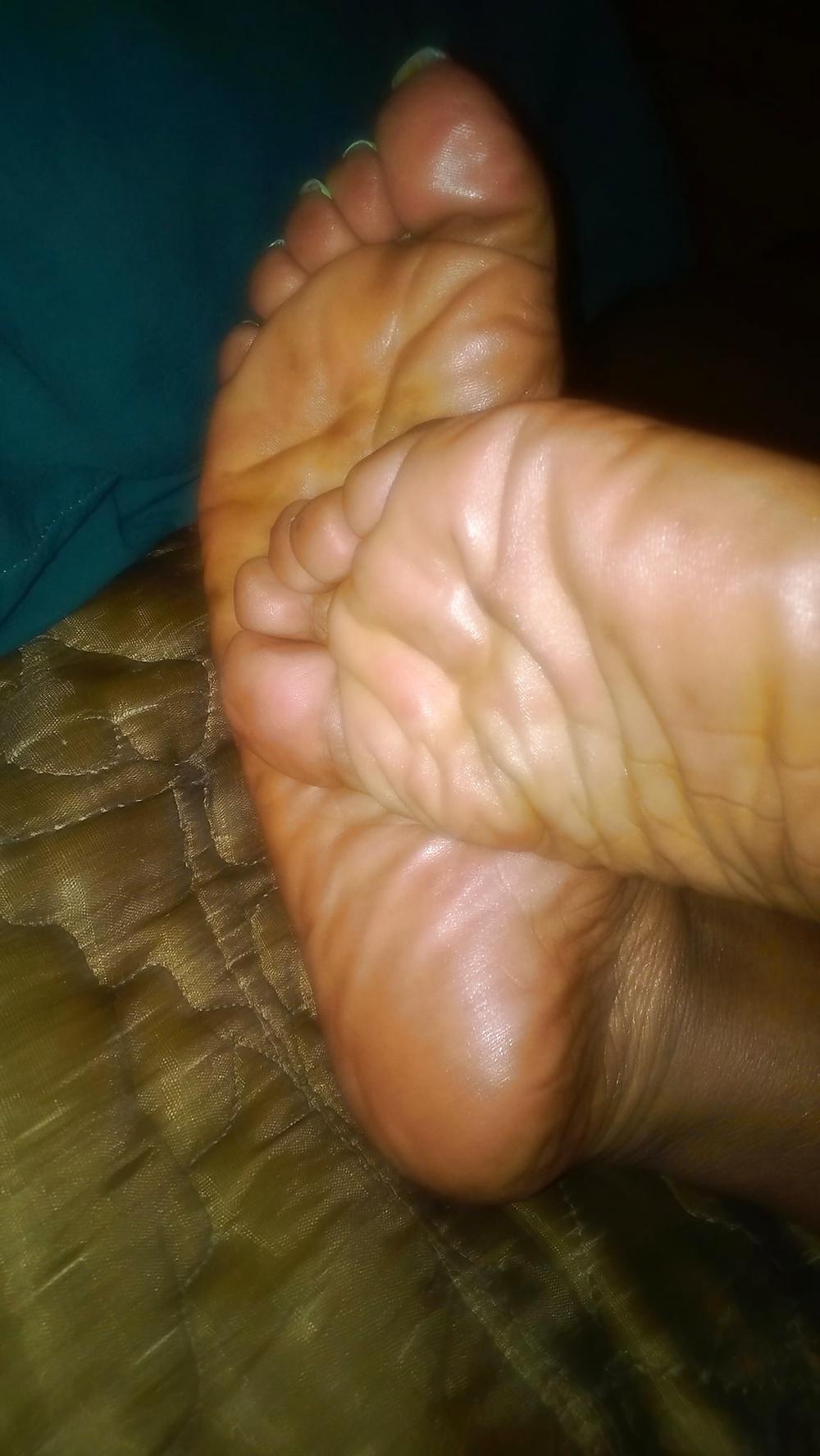 24P My friends sexy toes from Facebook  inbox me pictures.