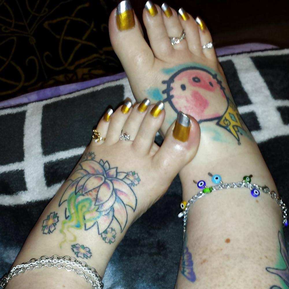 24P My friends sexy toes from Facebook  inbox me pictures.