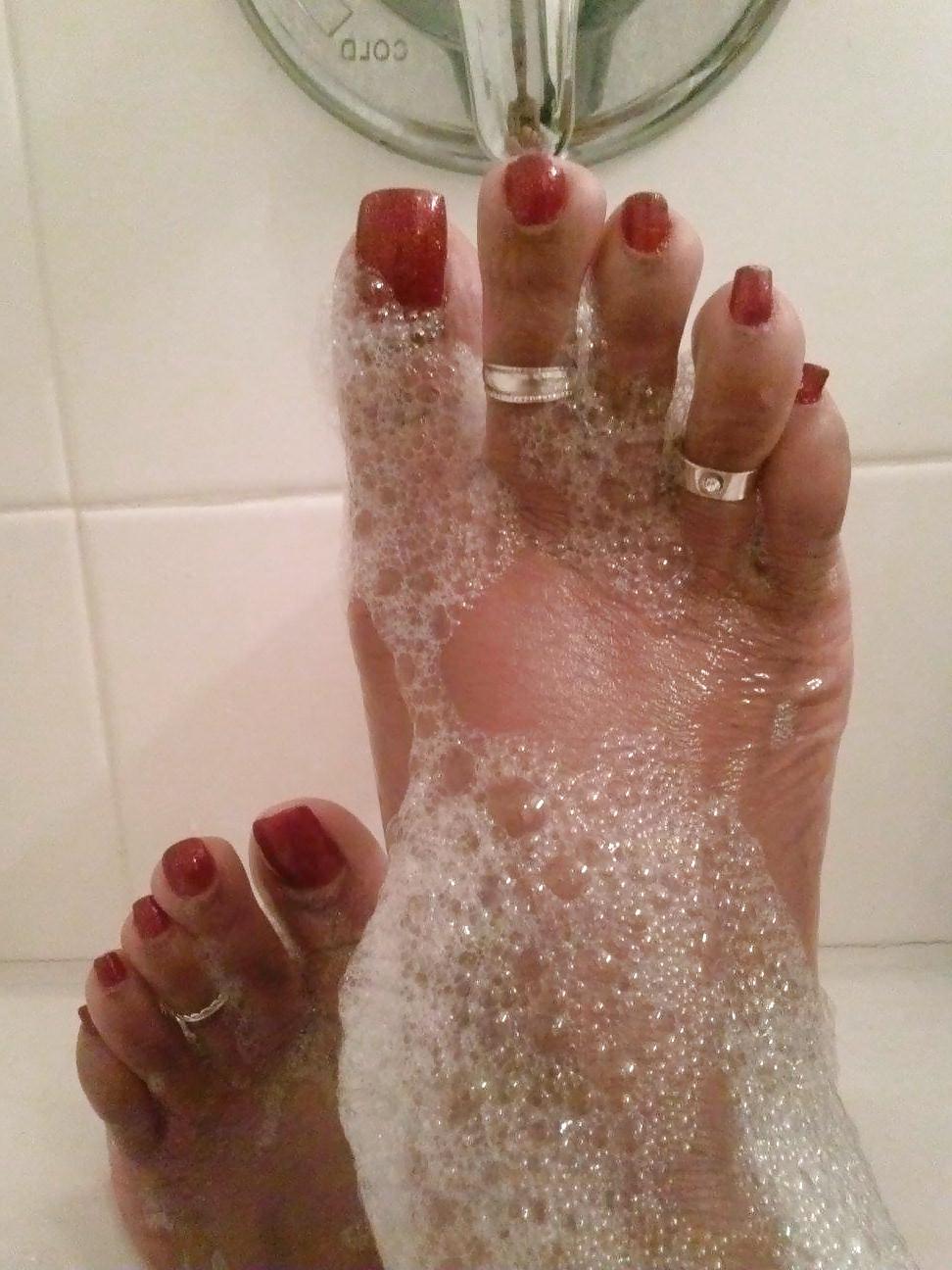 24P My friends sexy toes from Facebook  inbox me pictures.