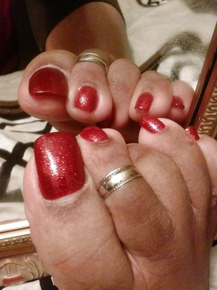 24P My friends sexy toes from Facebook  inbox me pictures.