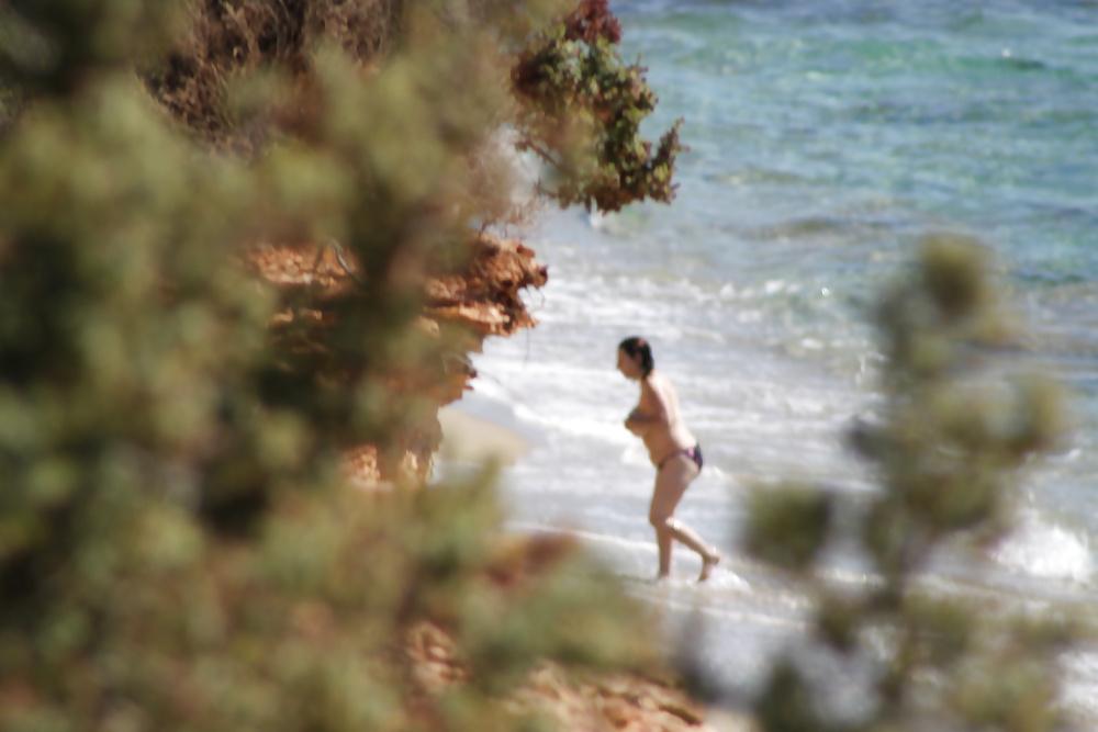 13P Topless beach in Naxos3