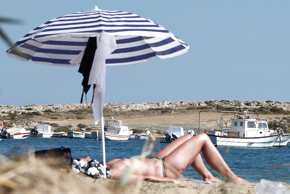 20P Topless beach in Paros2
