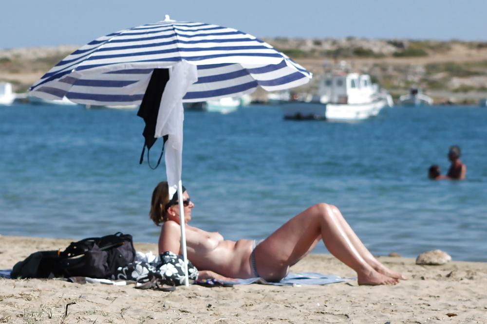 20P Topless beach in Paros2