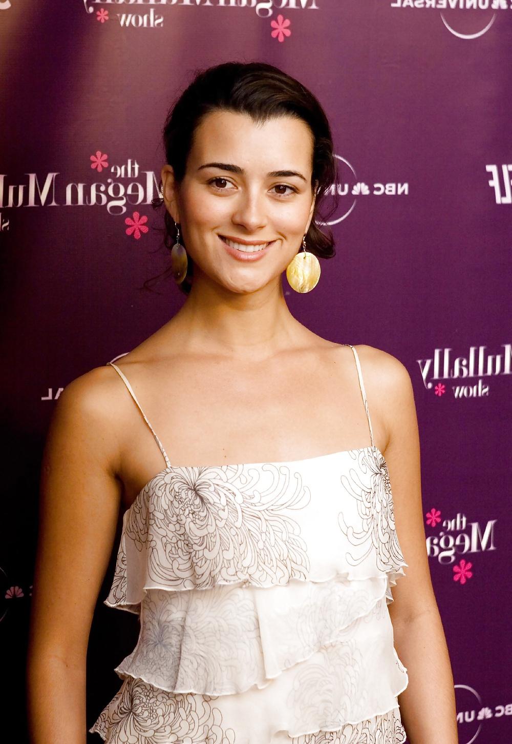 25P Cote de Pablo cum bitch