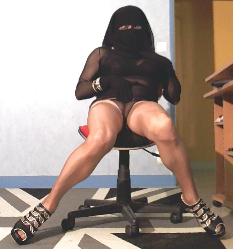 16P Bitch muslima in niqab