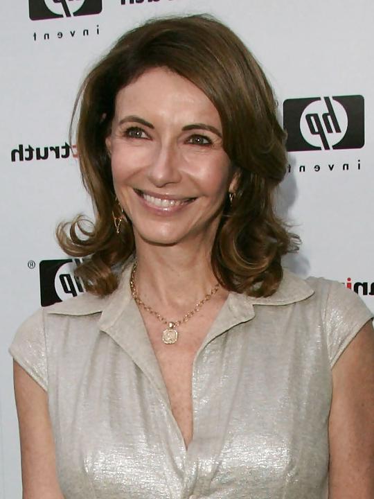 25P Mary Steenburgen-Mature Goddess