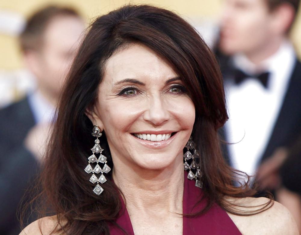 25P Mary Steenburgen-Mature Goddess