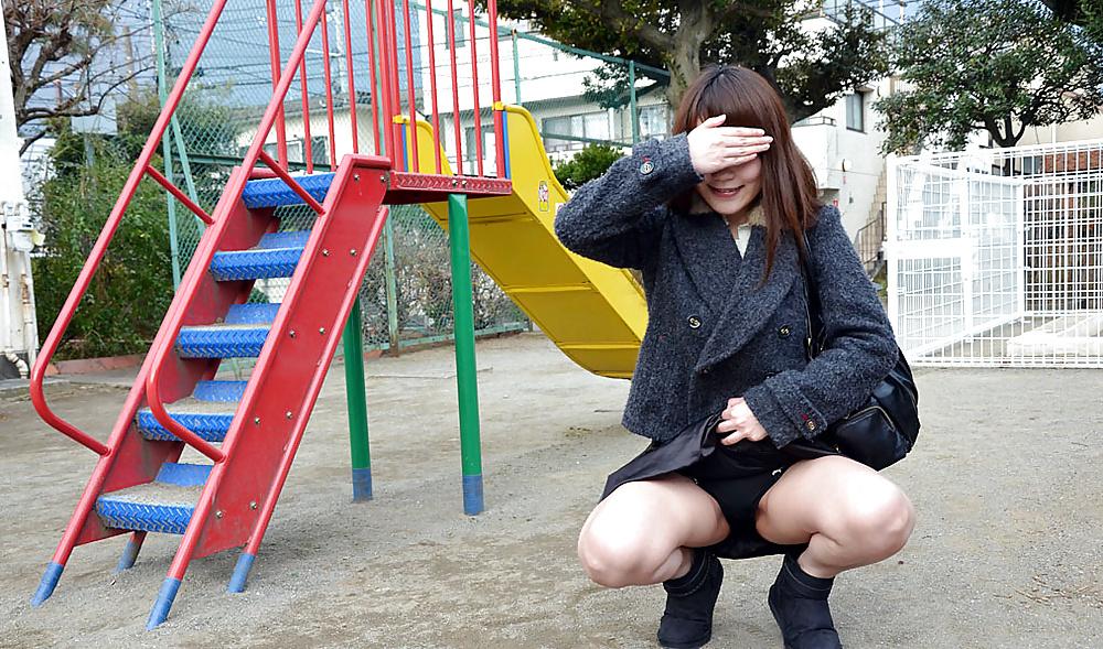 25P Japanese girl fucked in public