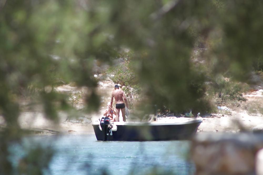 21P Topless beach in Paros1