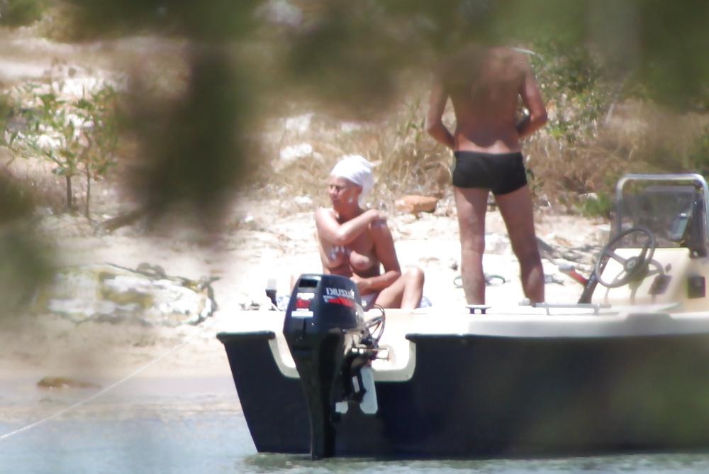 21P Topless beach in Paros1