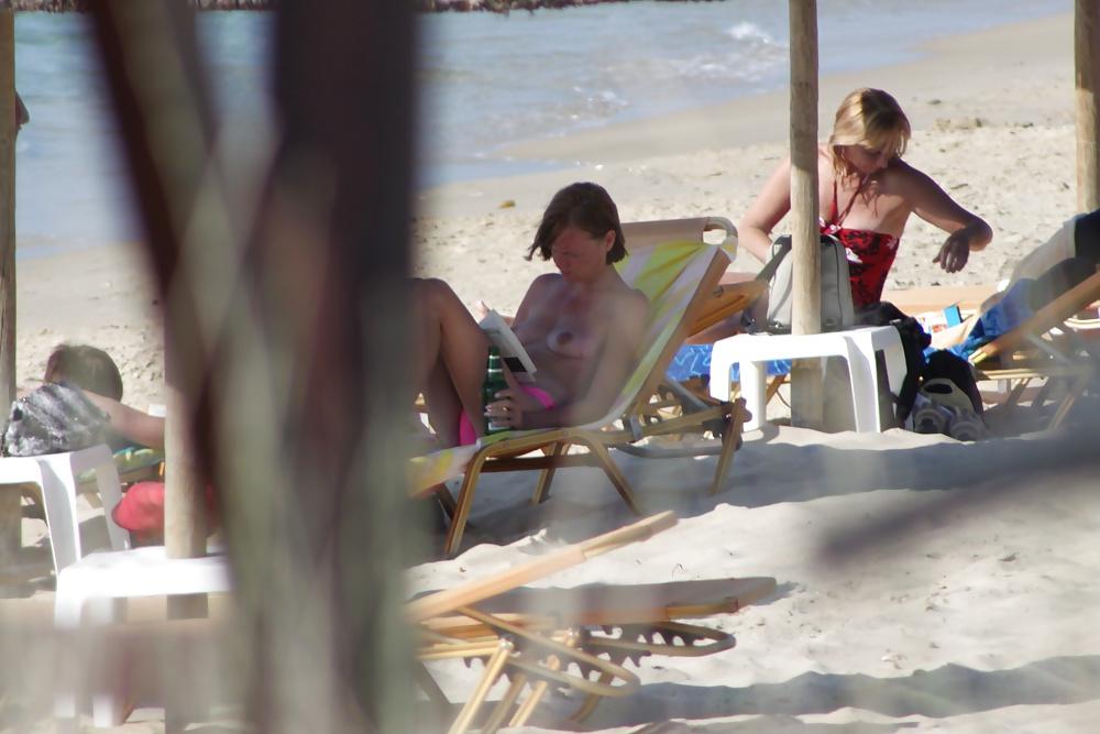 11P Topless beach in Naxos1