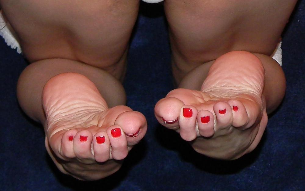 24P Gentle toes love