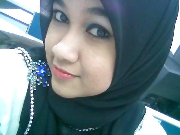 17P Kinky Malay Chick